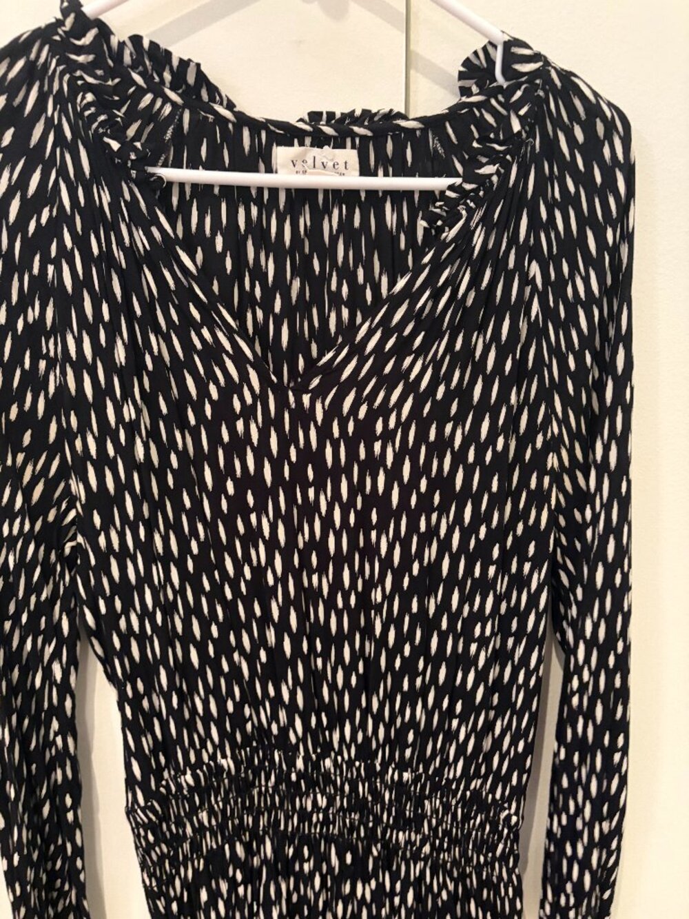 Velvet by Graham & Spencer Mini Dress Womens Black White Long Sleeve Printed